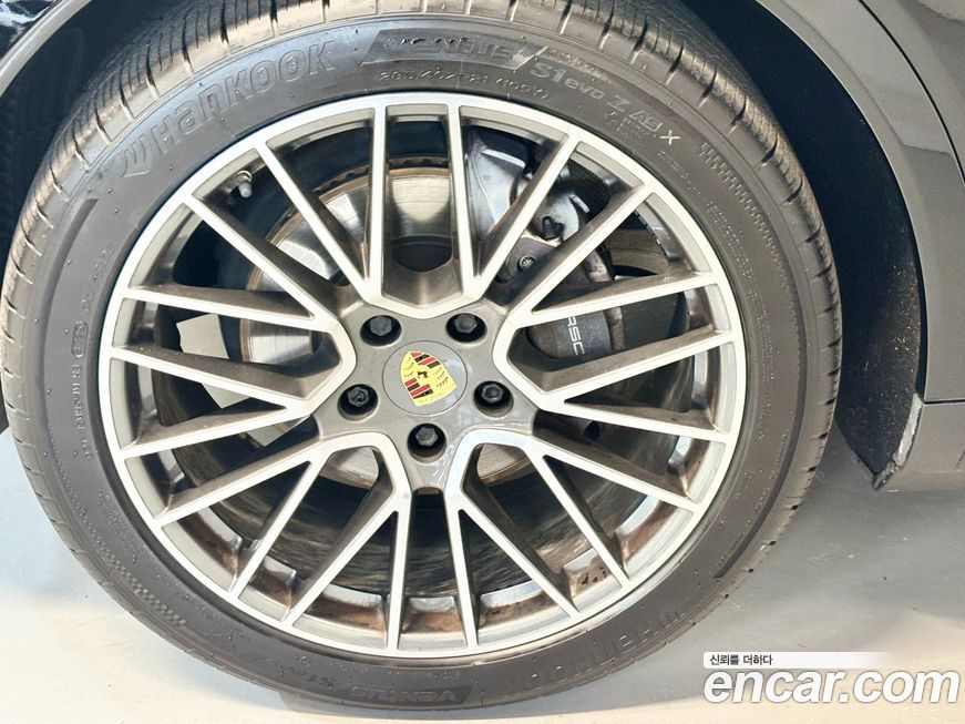 Porsche Cayenne 2021