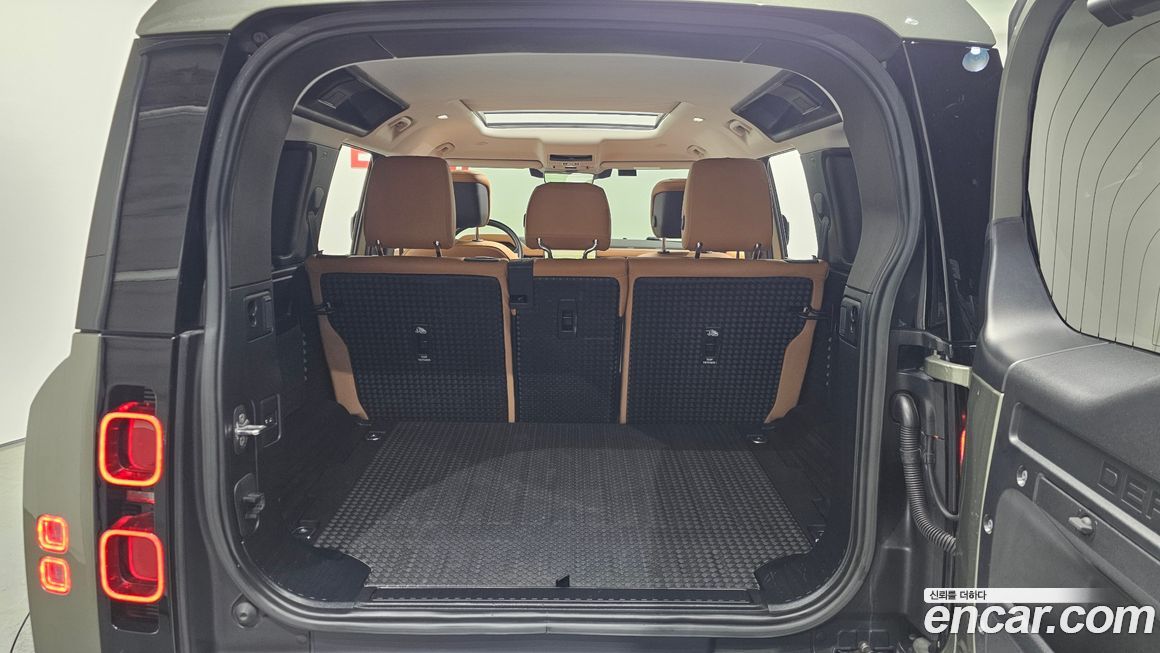 Land Rover Defender 2023