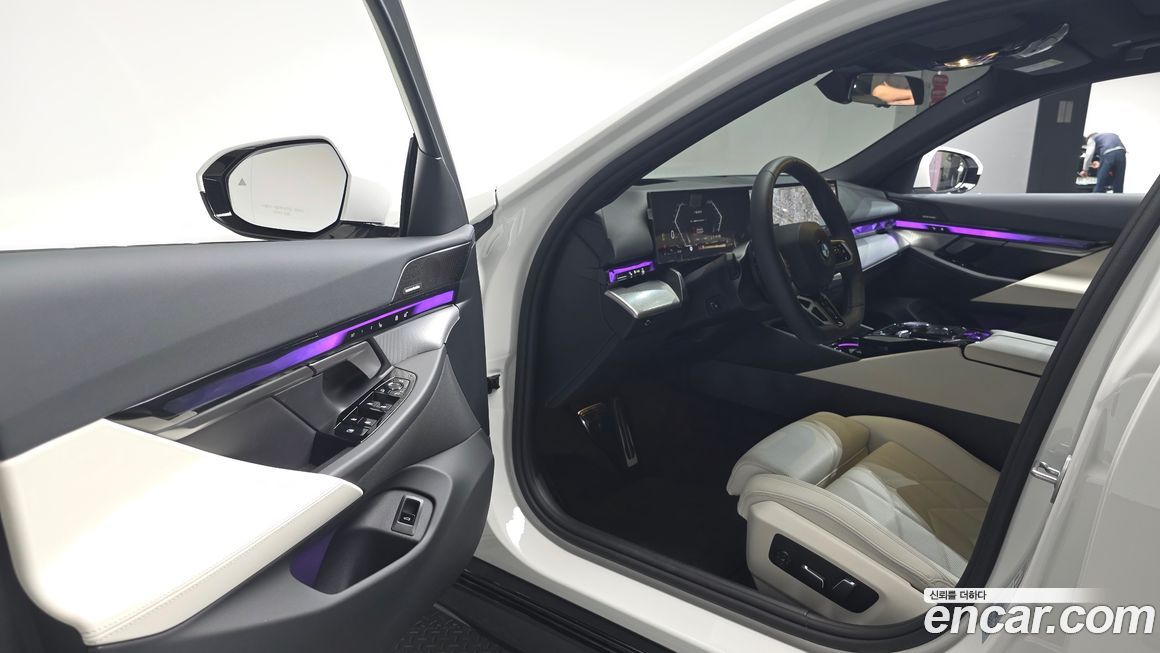 BMW 5-Series 2025