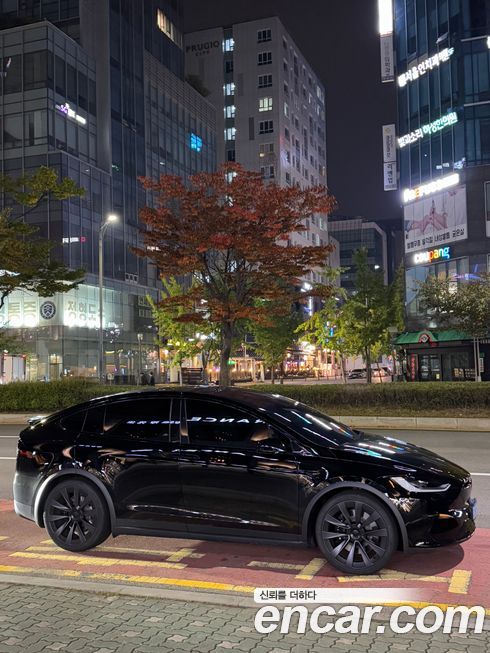 Tesla Model X 2024
