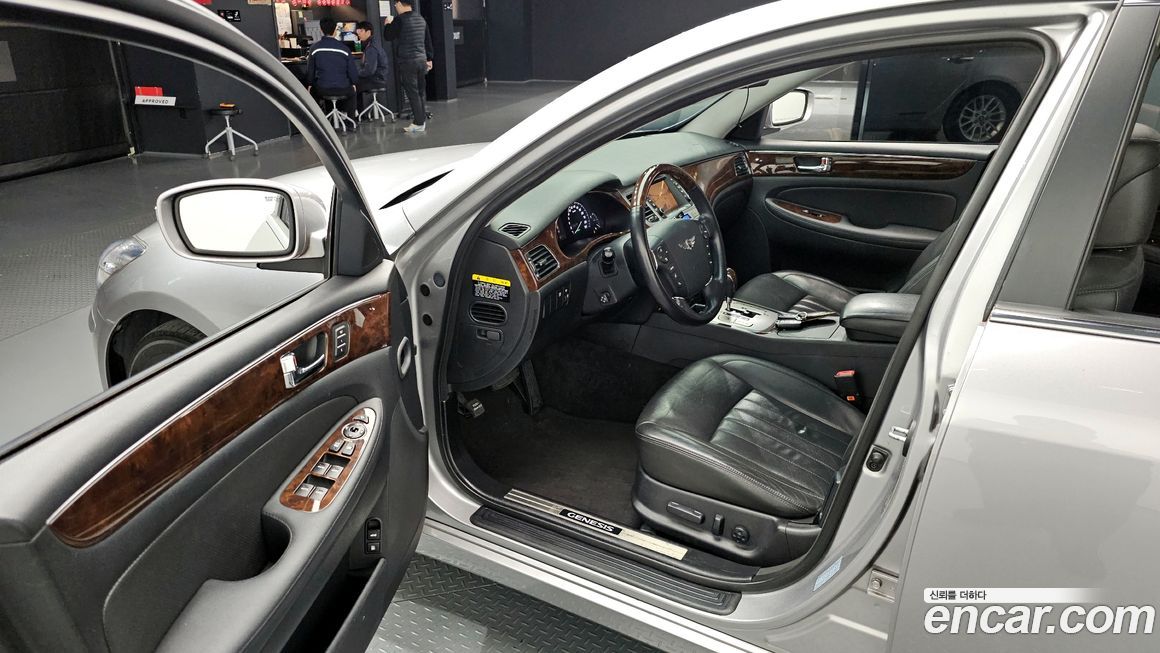 Hyundai Genesis 2010