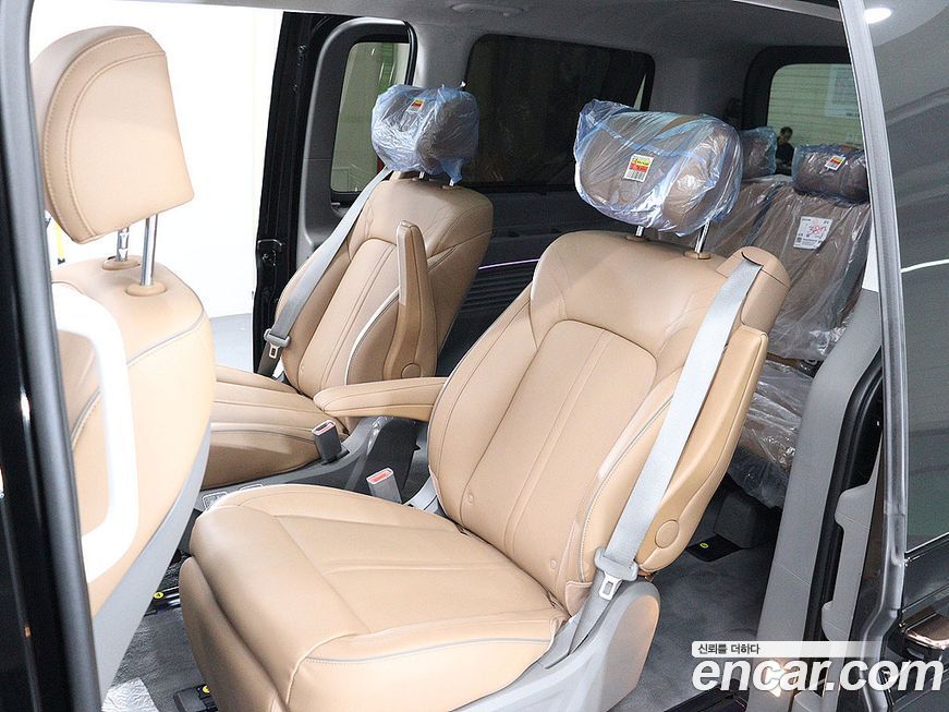 Hyundai Staria 2025