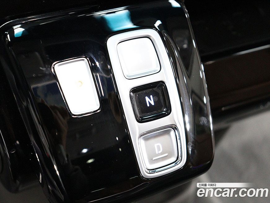 Hyundai Staria 2025