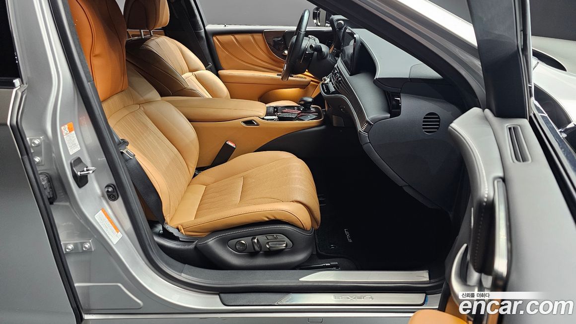 Lexus LS 2021
