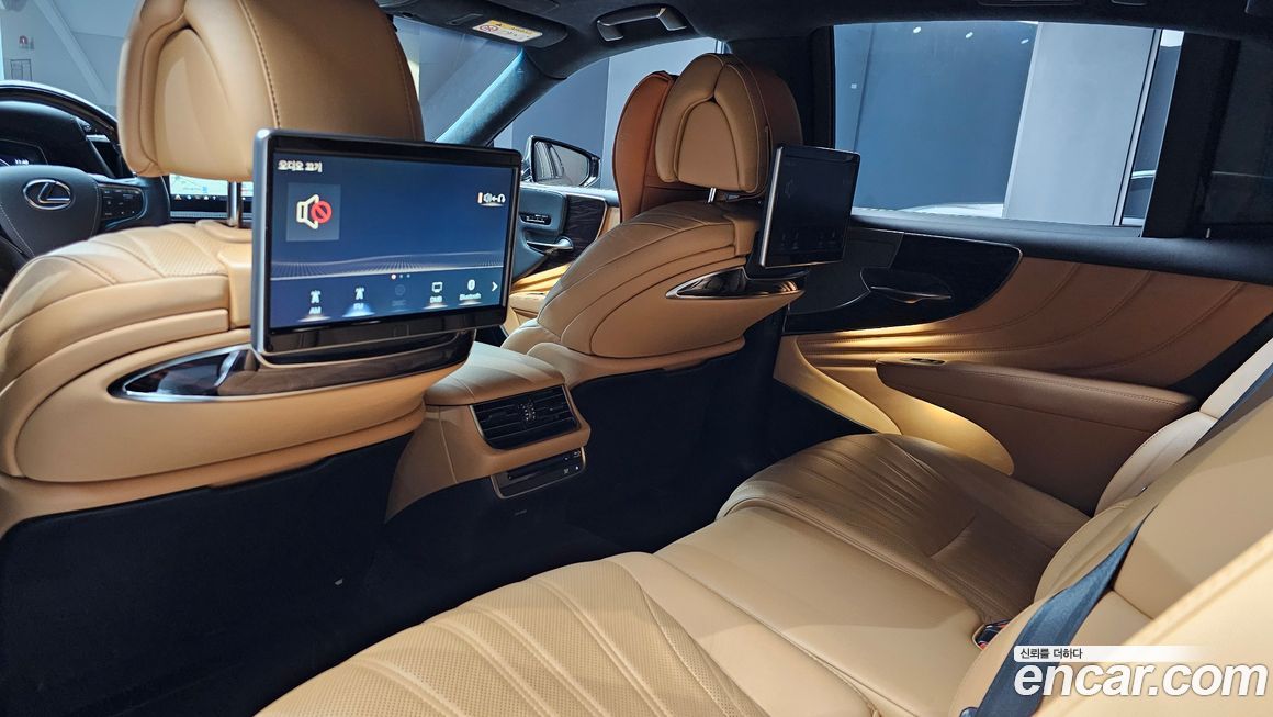Lexus LS 2021