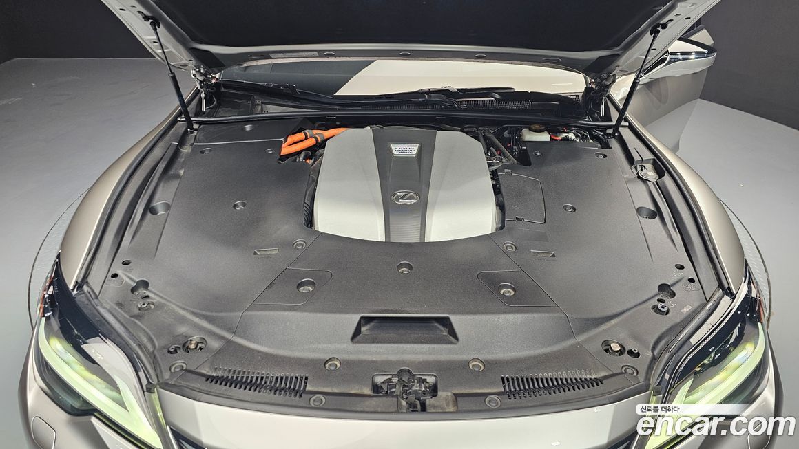 Lexus LS 2021