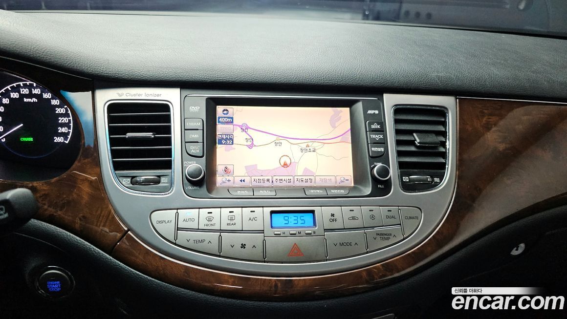 Hyundai Genesis 2010