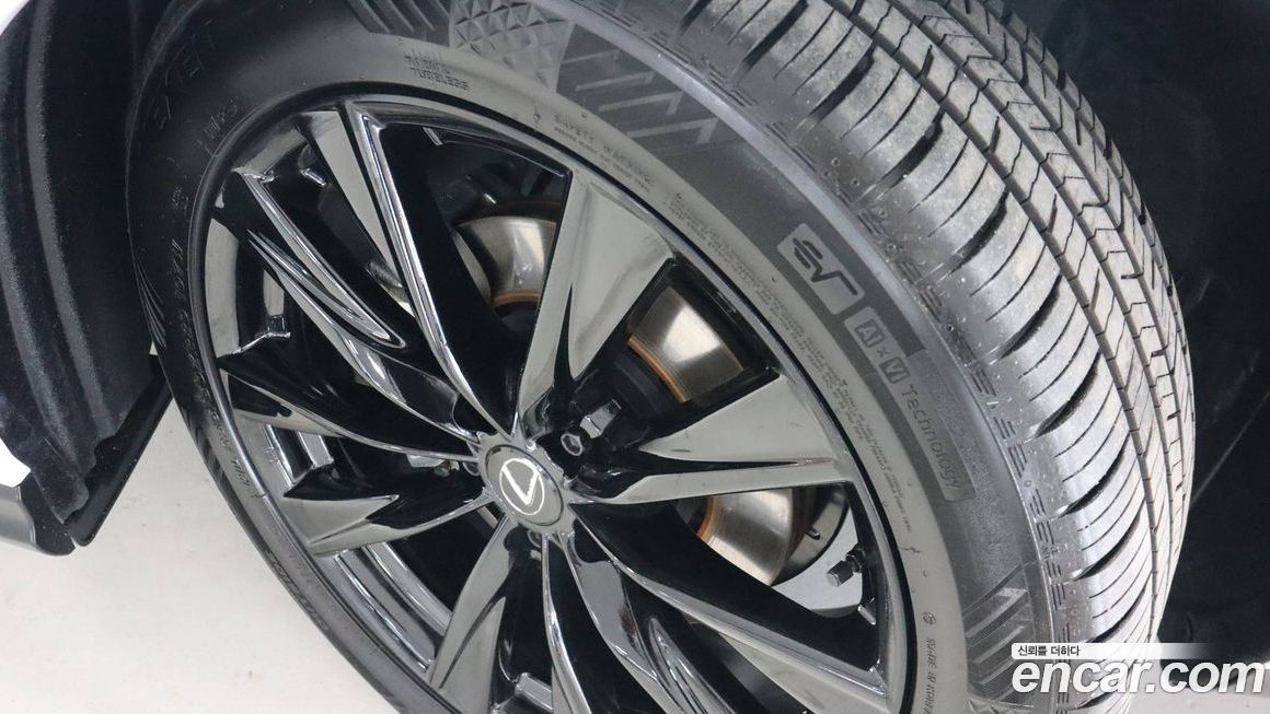 Lexus NX 2025