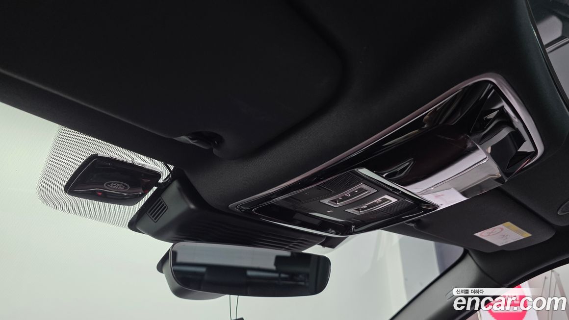 Land Rover Range Rover Velar 2025