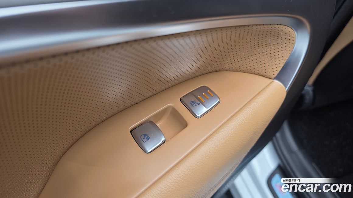 Genesis G70 2025