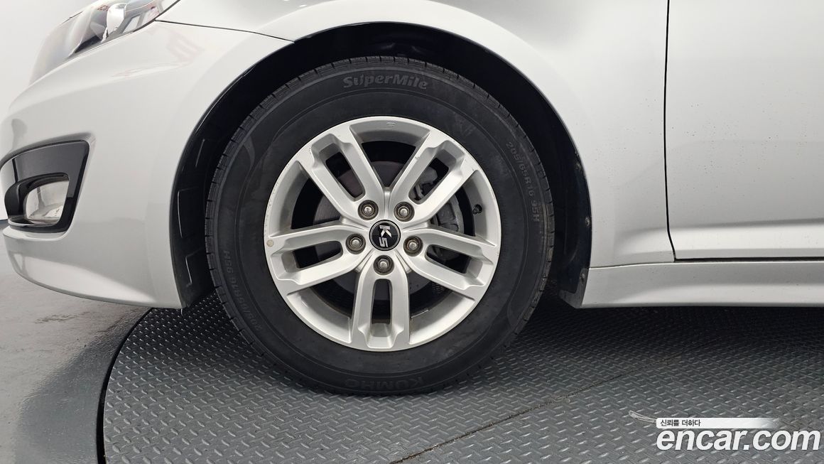 Kia K5 2011