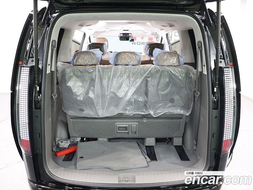 Hyundai Staria 2025