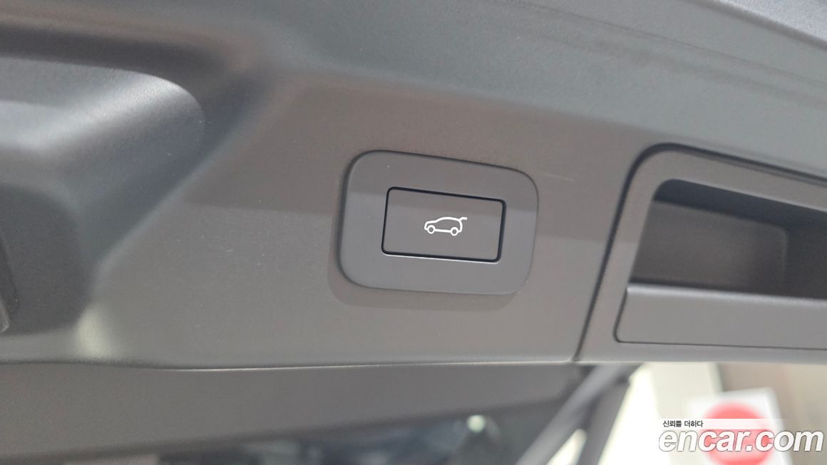 Land Rover Range Rover Velar 2025