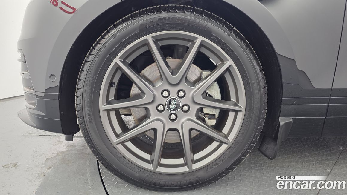 Land Rover Range Rover Velar 2025