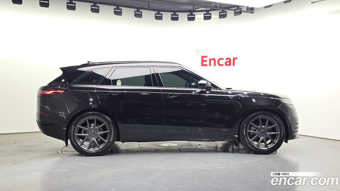 Land Rover Range Rover Velar 2025
