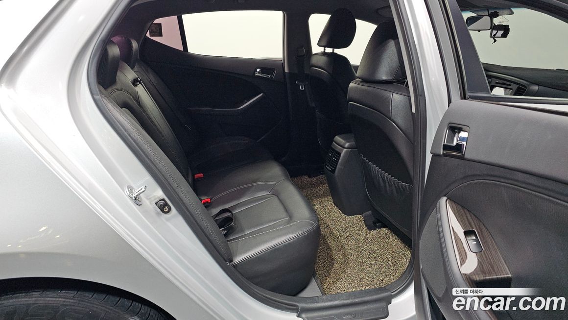 Kia K5 2011
