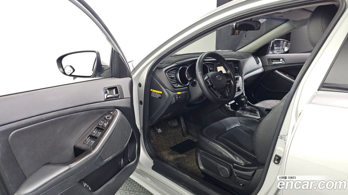 Kia K5 2011