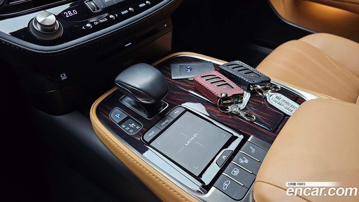 Lexus LS 2021