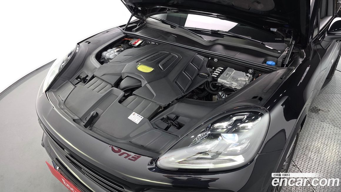 Porsche Cayenne 2021