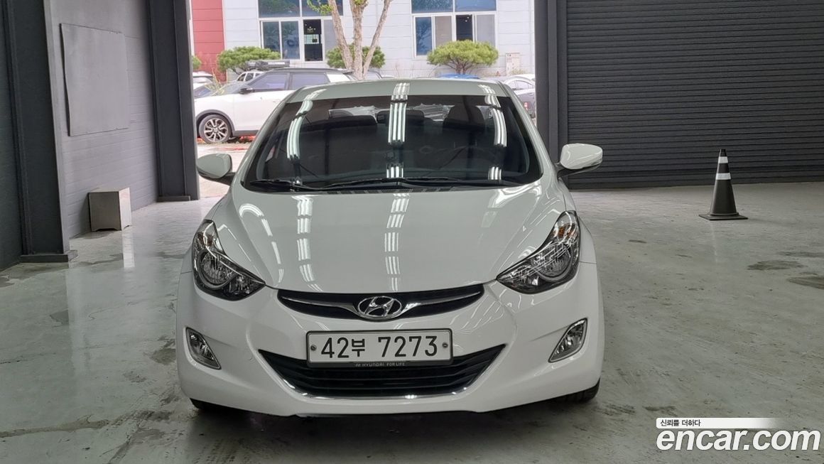 Hyundai AVANTE 2012