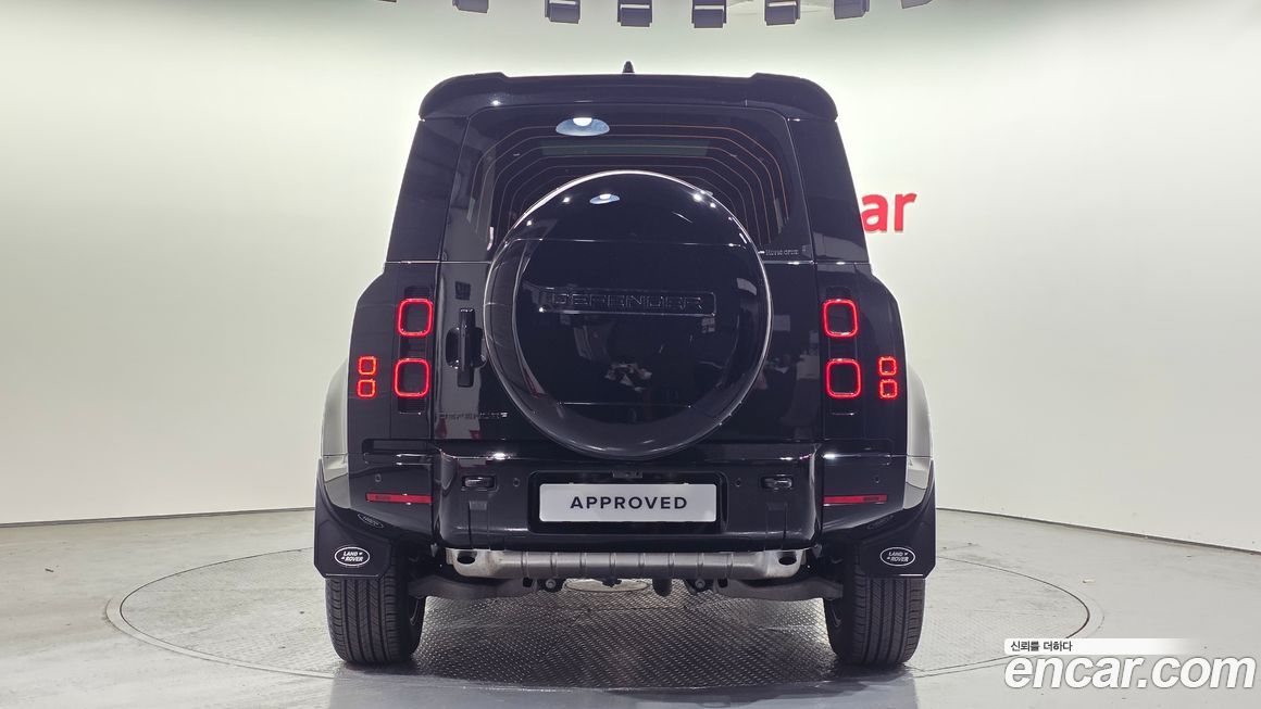 Land Rover Defender 2025