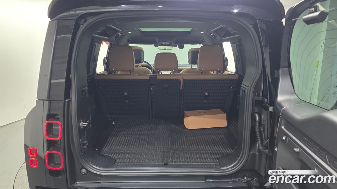 Land Rover Defender 2025