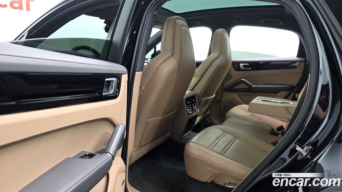 Porsche Cayenne 2021