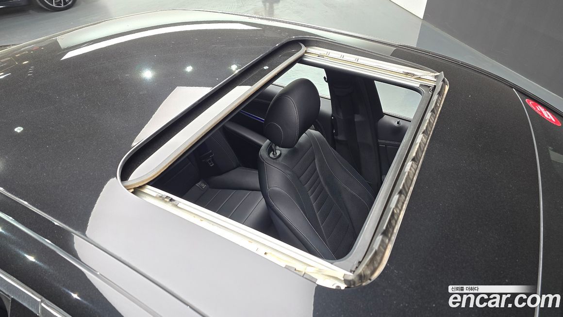 Mercedes-Benz E-Class 2022