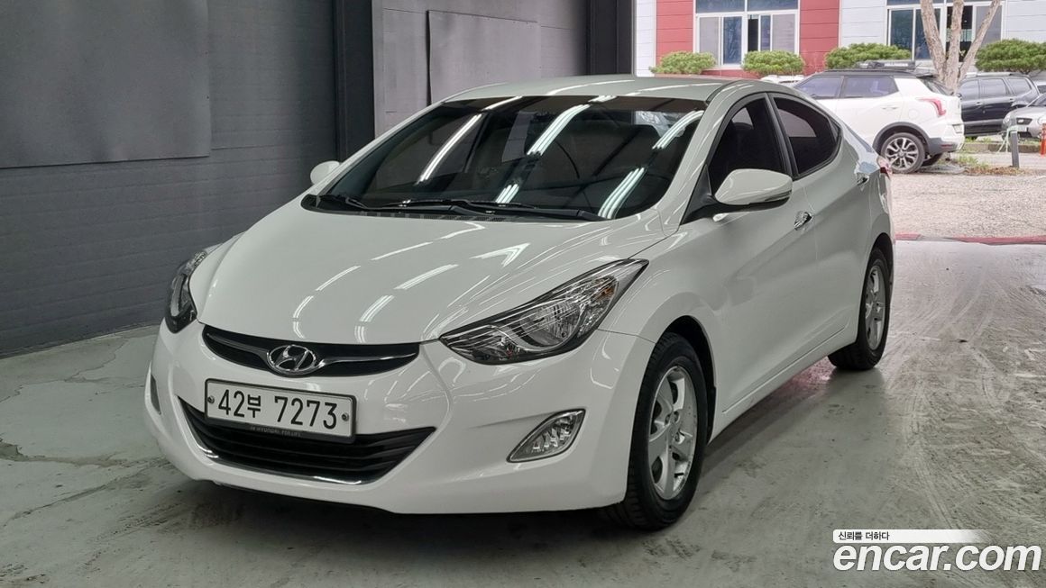 Hyundai AVANTE 2012