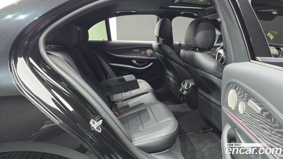 Mercedes-Benz E-Class 2022