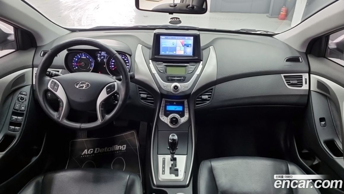 Hyundai AVANTE 2012