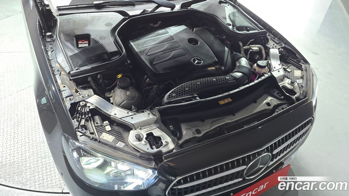 Mercedes-Benz E-Class 2022