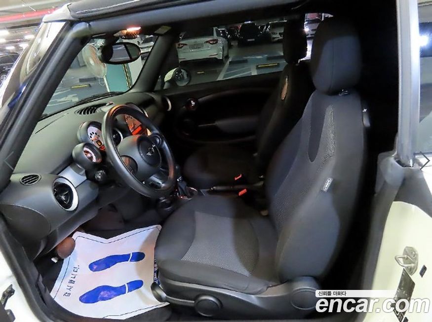 Mini Cooper Convertible 2011