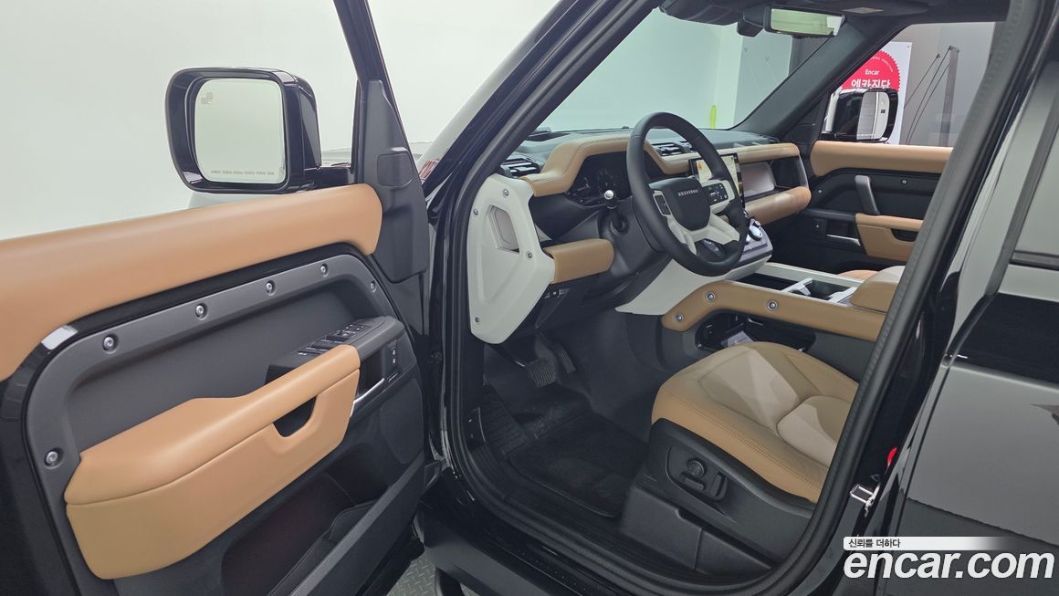 Land Rover Defender 2025