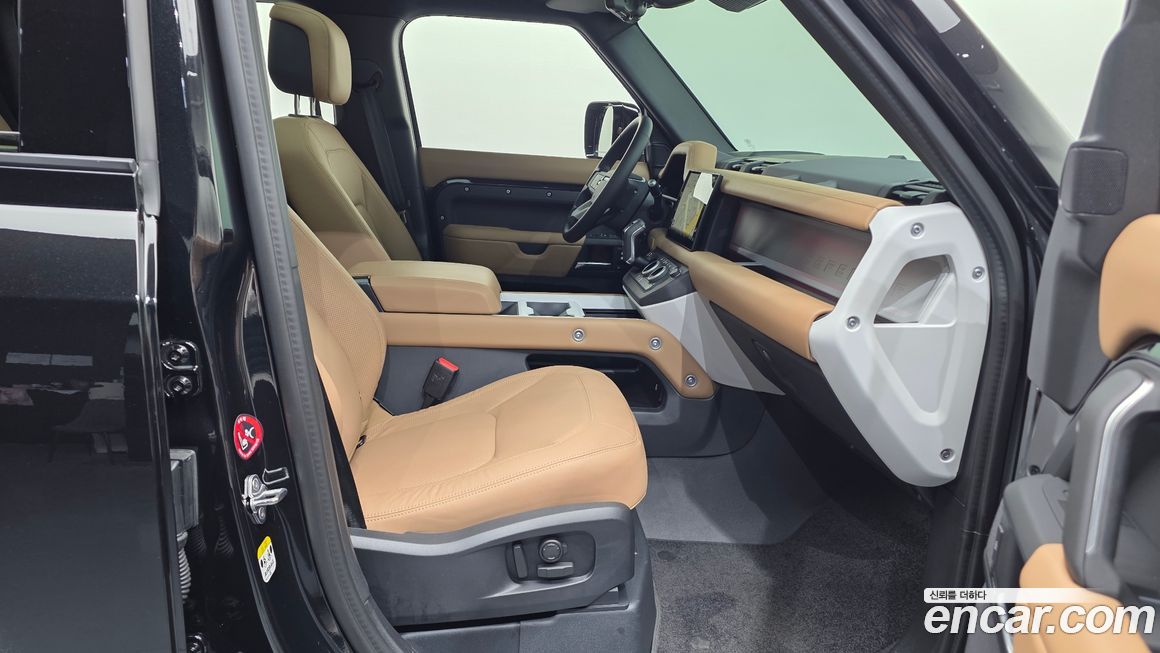Land Rover Defender 2025