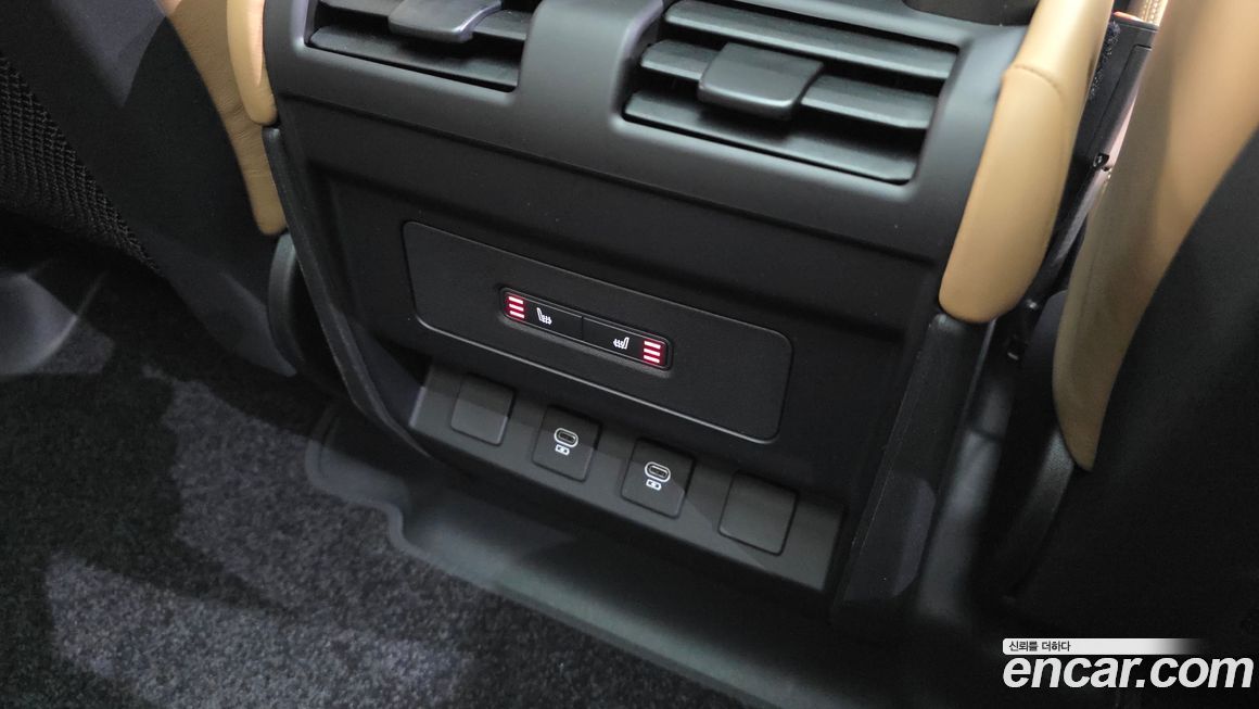 Land Rover Defender 2025