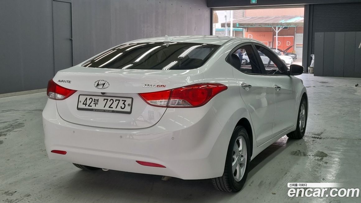 Hyundai AVANTE 2012