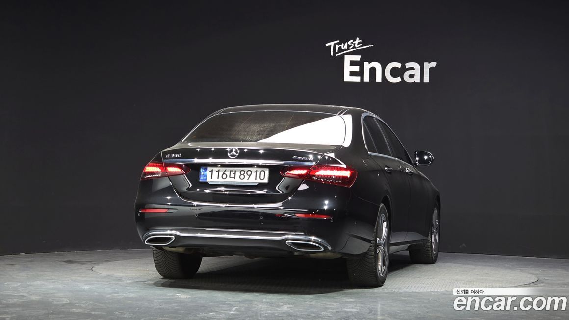 Mercedes-Benz E-Class 2022