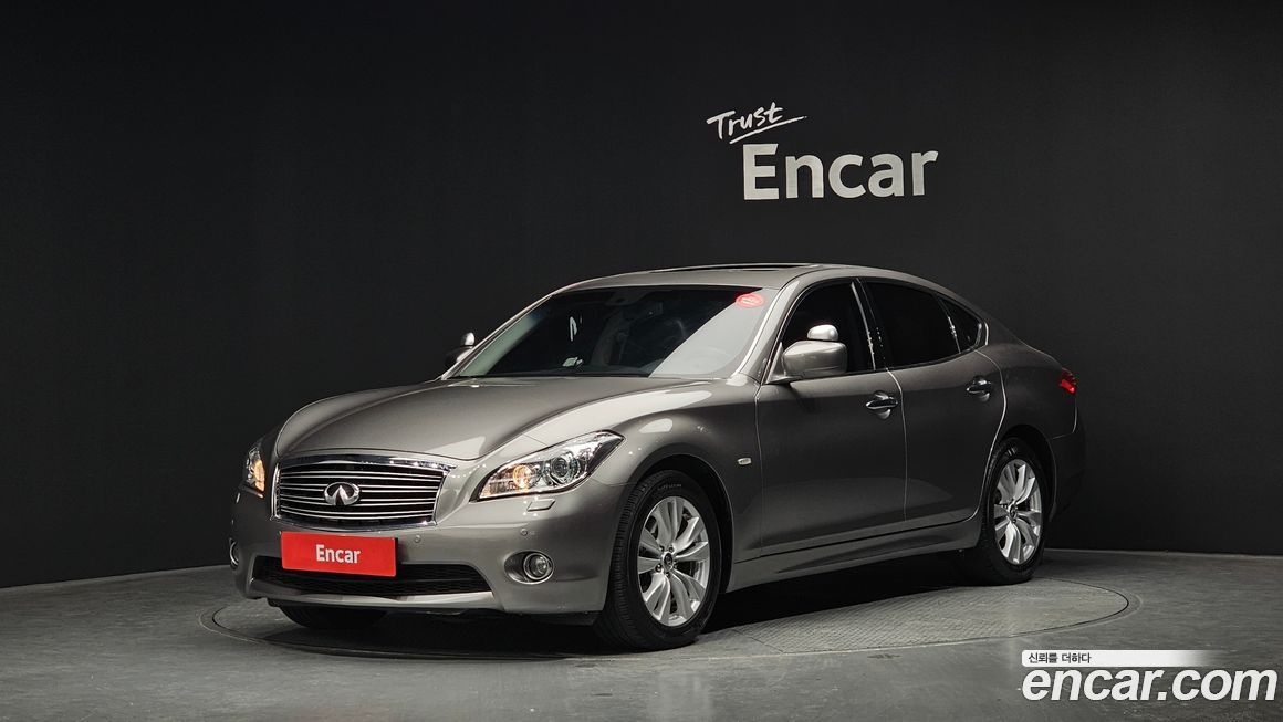 Infiniti M 2011