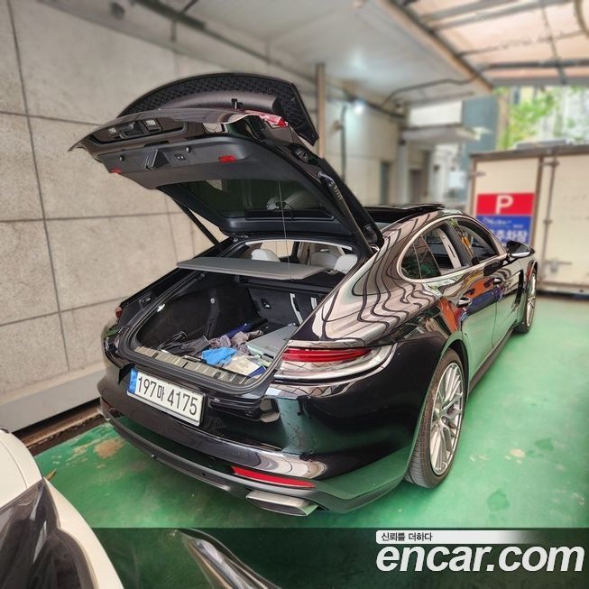 Porsche Panamera 2022