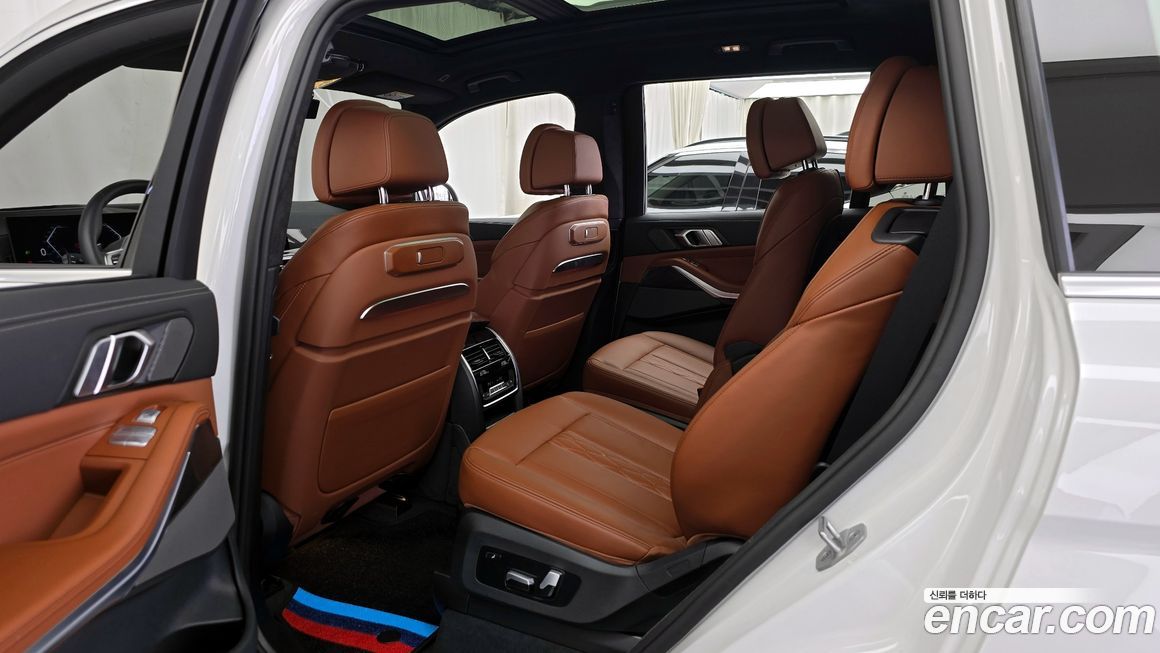 BMW X7 2025