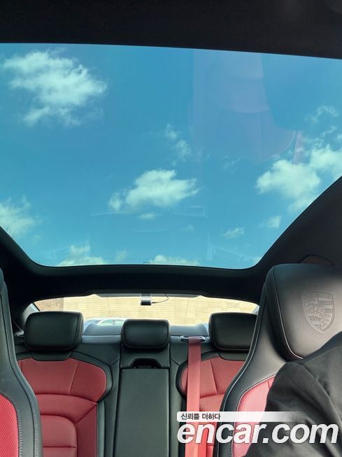 Porsche Taycan 2025
