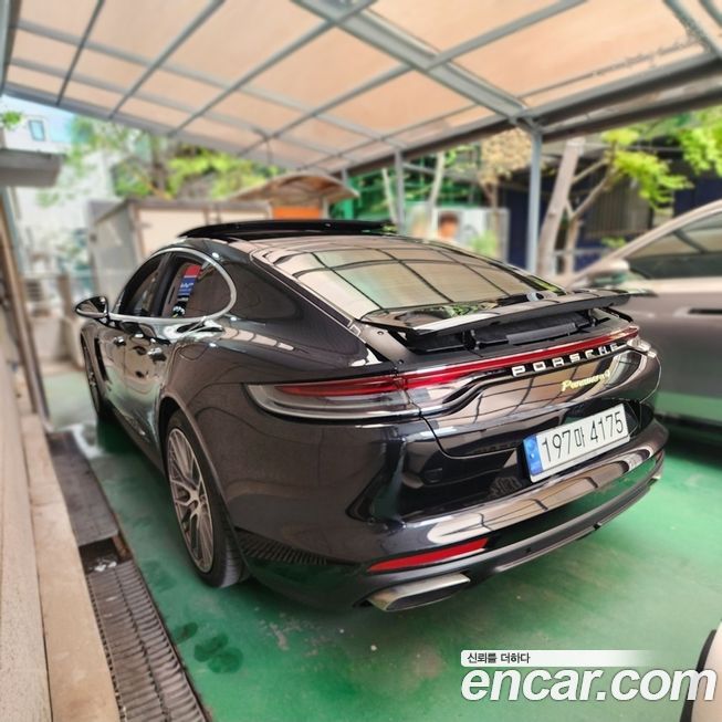 Porsche Panamera 2022