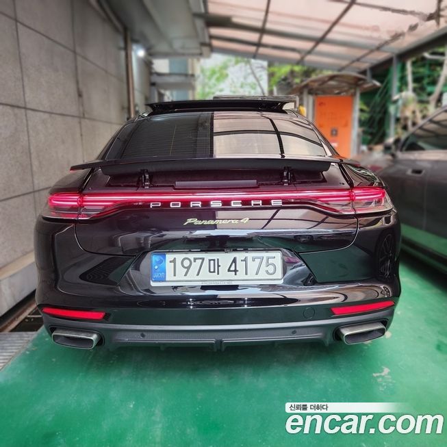 Porsche Panamera 2022