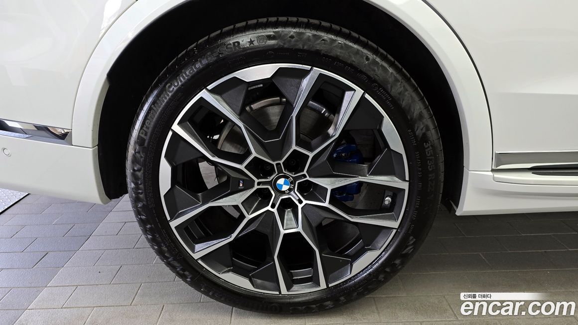 BMW X7 2025
