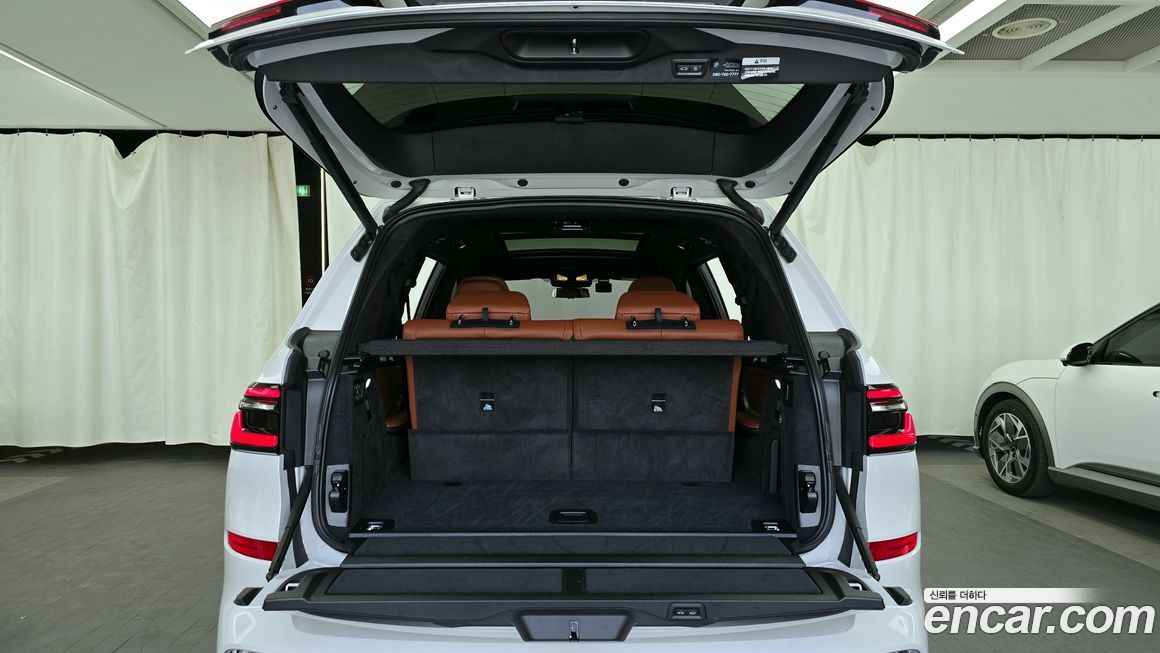 BMW X7 2025