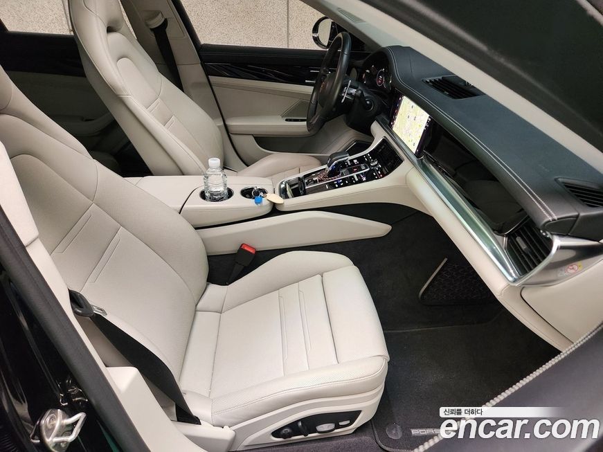 Porsche Panamera 2022