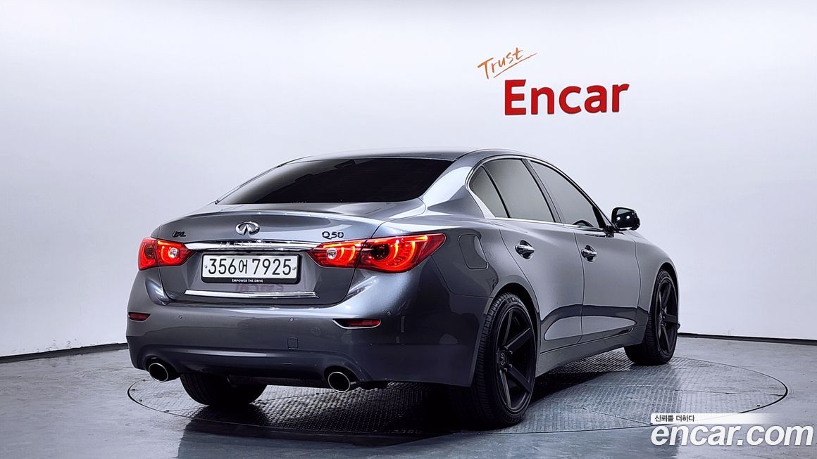 Infiniti Q50 2016