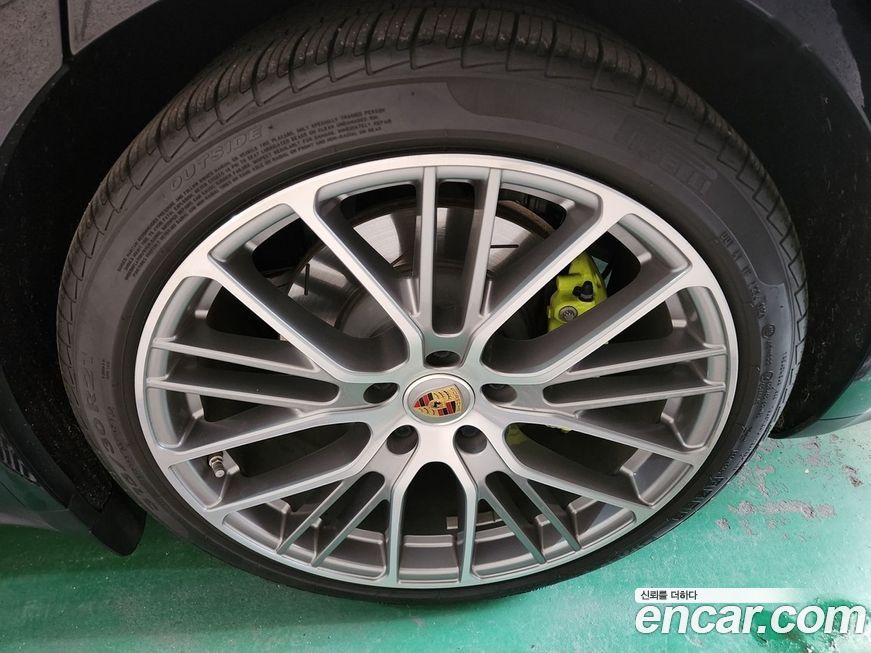 Porsche Panamera 2022