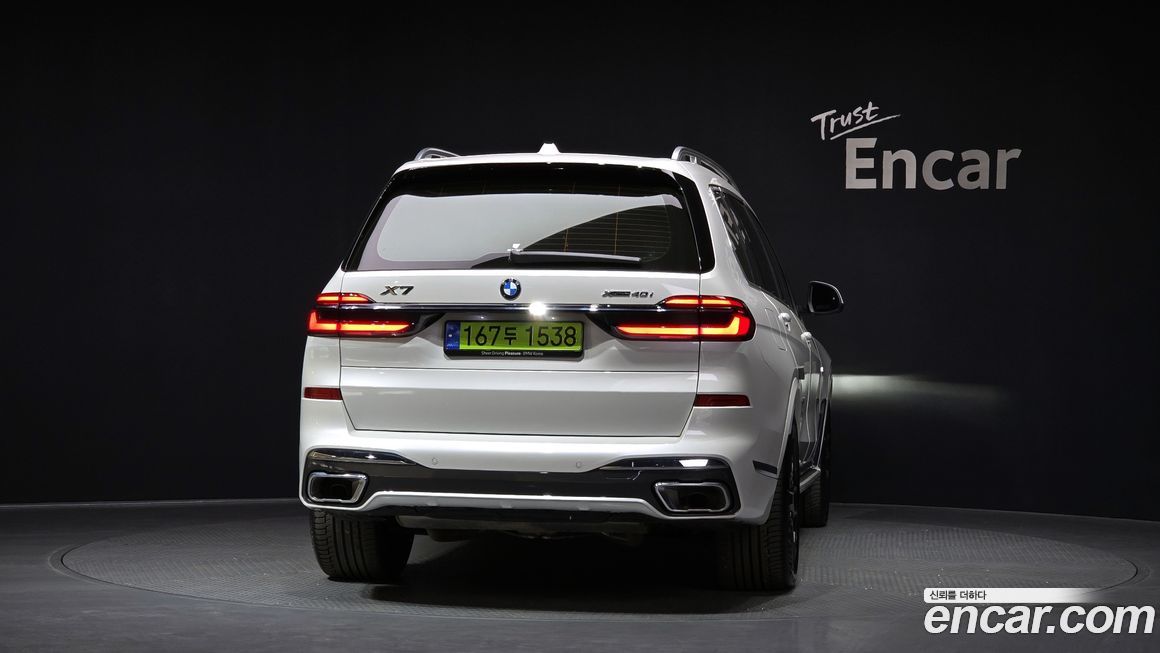 BMW X7 2025